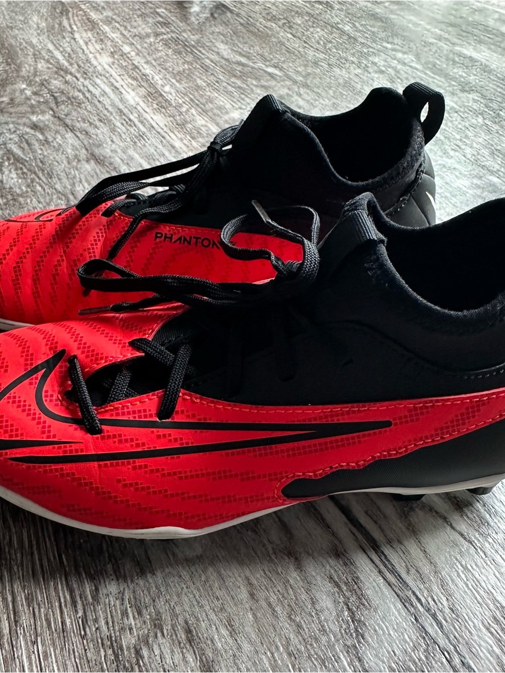 Nike JR Phantom GX Club DF FG Soccer Cleats ***Size 3Y Euro 35***
